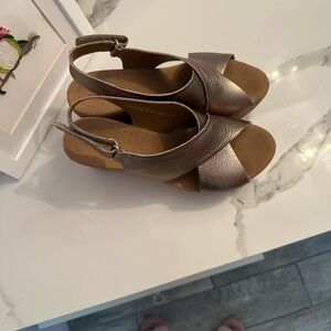 Elegant Women's Gold Sandals